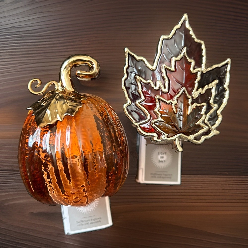 Bath & Body Works Pumpkin & Fall Leaves Wallflowers Plug-in Diffuser Lot 2 New